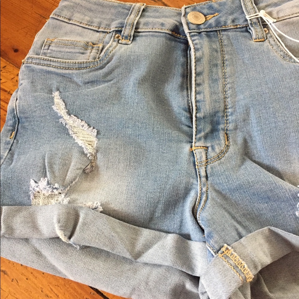 Shorts - Picture 2 of 9